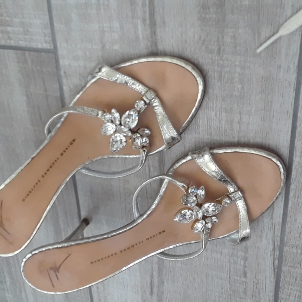 GIUSEPPE ZANOTTI..JEWELED SANDALS..39.5 - Picture 9 of 9
